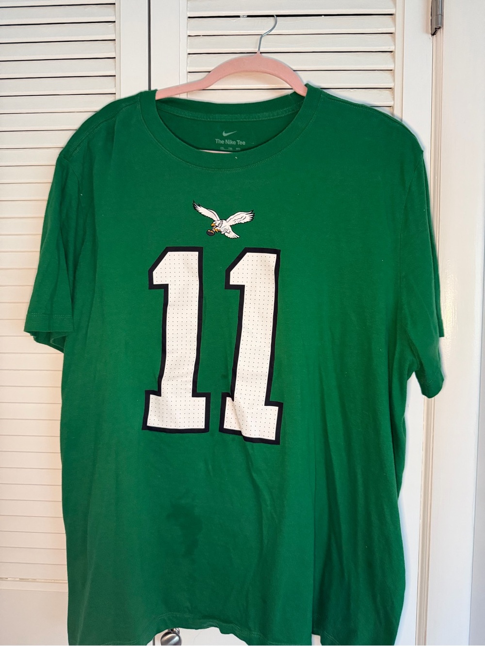 Nike Men's Green Graphic '11' Tee with White Number